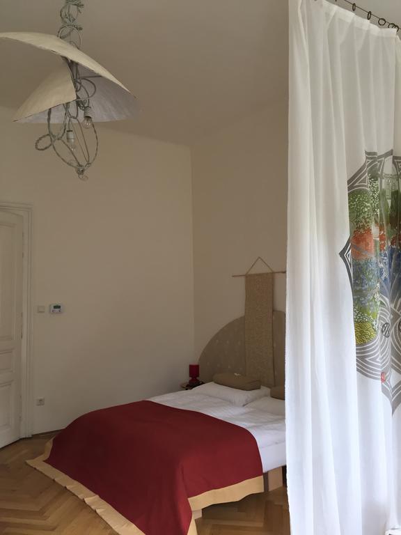 Apartment Wohnzimmer *